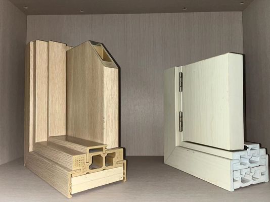 800mm WPC ドア製造機械 顧客要件のための挤出模具