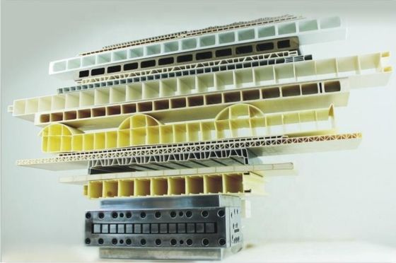 家電製品製造用プラスチックPVCWPCホールドアフレームエクストルーション模具