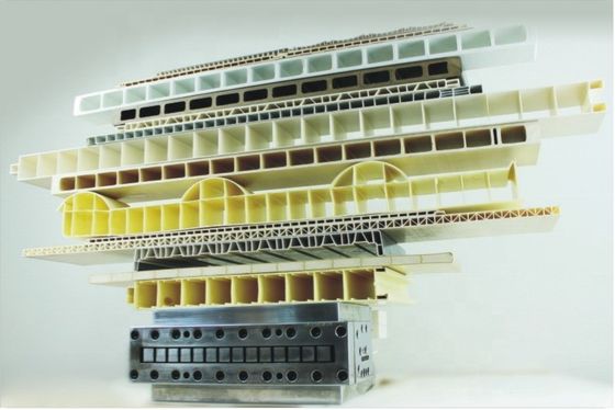 55kW パワー シエメンスのPvcプロファイルの生産のためのYuhao PVCドアパネルエクストルーションマシン
