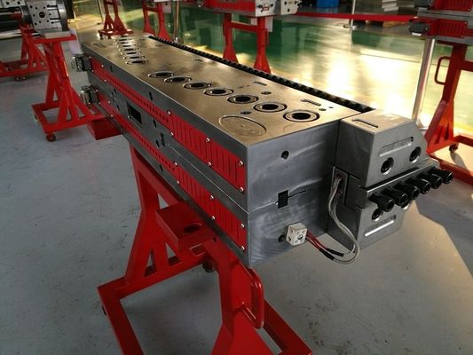 1320mm 幅のシングルチャネルスポンボード 具や広告ボード用の模具