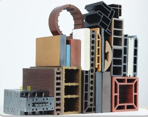 木材とプラスチックのための強力な37kWWPCプロファイルデッキボードエクストルーションライン