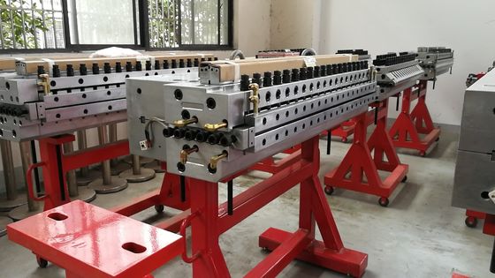 1000mm プラスチックの泡板 シングルチャネル模具