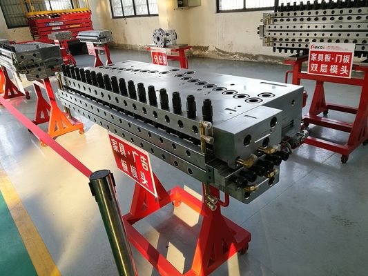 1000mm Wide P20 オーダーメイド家具板の生産のための単チャンネル模具