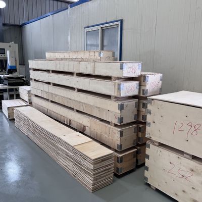 3Cr17 UPVC ドアとウィンドウを作る機械のためのPVCエクストルーションウィンドウプロファイル模具