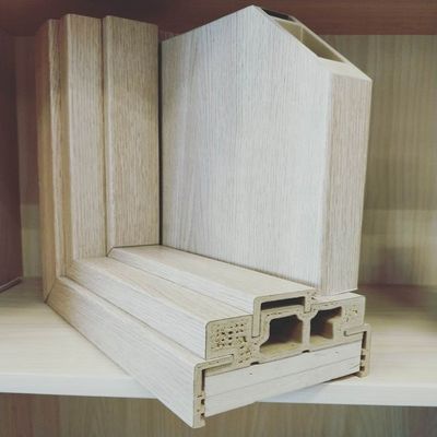 あなたのビジネスのためのカスタマイズされた電圧PVCドア製造マシン
