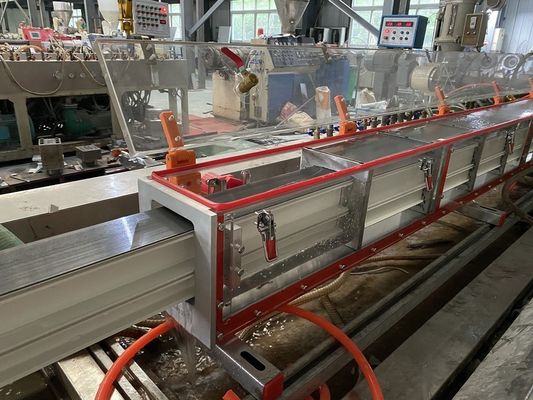 AutoCAD デザイン ソフトウェアのPCV 窓プロフィール 模具を作るマシン