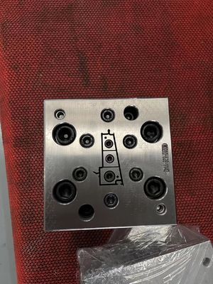 1ホイット PVC補助プロファイルとWPCドアカバーの生産ラインのための挤出模具
