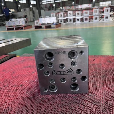 1ホイット PVC補助プロファイルとWPCドアカバーの生産ラインのための挤出模具