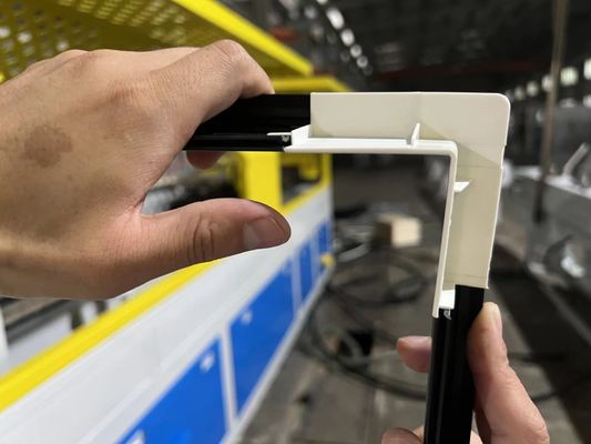 シルバー仕上げ UPVC ドアエッジバンド模具 カスタムデザインと3CR17素材