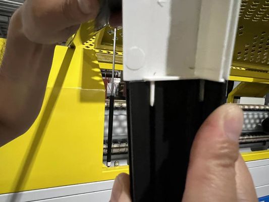 シルバー仕上げ UPVC ドアエッジバンド模具 カスタムデザインと3CR17素材