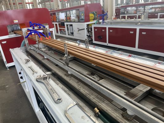 高生産性共圧PVCパネル加工機械