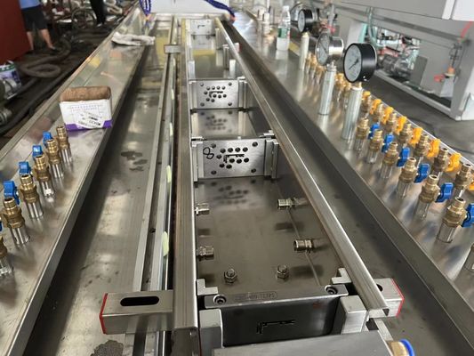 銀型PVC木型プラスチック製のドア・インターロックプロフィール 家庭用製品用エクストルーション型