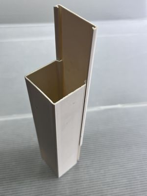 プラスチック素材 UPVCプロファイル 製品車両模具のための排出模具設計