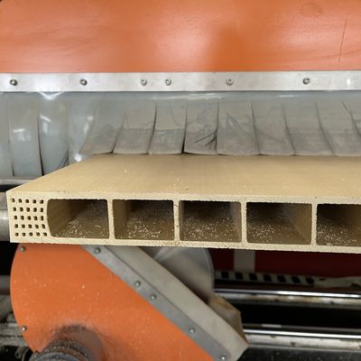 WPC壁パネル生産ラインのための電圧塗装磨きエクストルーション模具 EKOデザイン