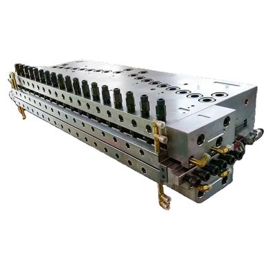 3CR17 模具材料 PVC プロフィール 精密なツインスクリューエクストルーダー形状のための模具