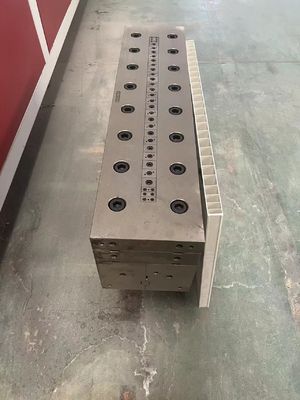 1 穴 PVC プラスチック エクストルーション カリブレーター PVC ドアパネル オーダーサイズでの模具