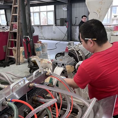 家電用製品のための最先端のPVC窓とドアプロファイルの挤出機