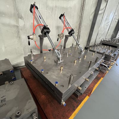 AutoCAD 設計された PVC ホールドアパネル エクストルーション・カリブレーター