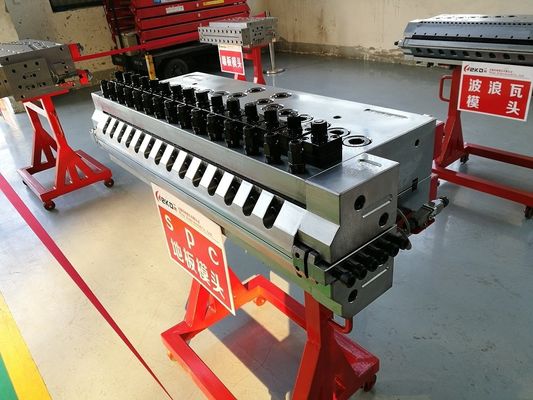 中国製のSPCフロアエクストルーションライン,3CR17形状モードとエクストルーション模具