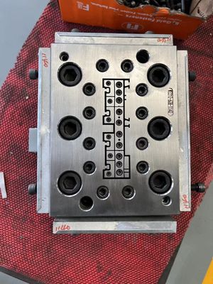 模具素材 3CR17 装飾模具 プレスプレス模具 PVCプラスチックドアのフレーム