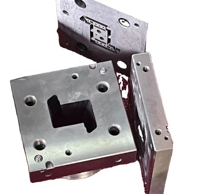 1 プロフェッショナルなPVCエクストルーション窓プロファイルの模具のための空洞家用製品模具