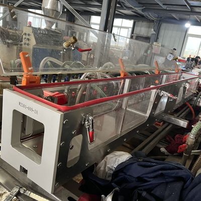 WPC生産ラインのためのカスタマイズされたシルバープラスチック模具 PVCスカートベースボードプロファイル
