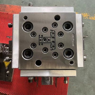製品素材 UPVC ドア 鋳造 エクストルーション PVC プロフィール 適正価格の模具