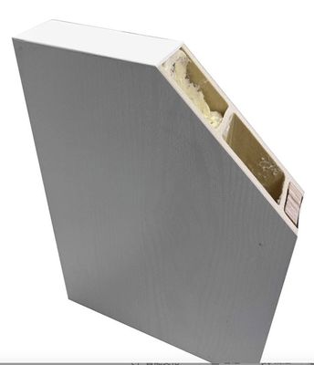 PVCプラスチックプロファイルの塑料模具 スカートボードのプレスプレス生産ライン
