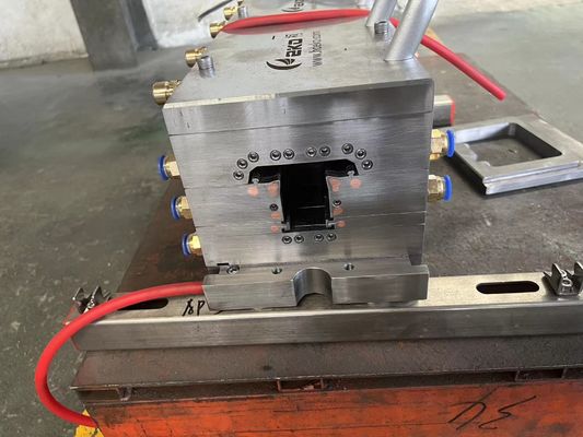 プロフェッショナルPVCプロファイル 家庭用製品の模具のための窓エクストルーション模具型マートヘッド
