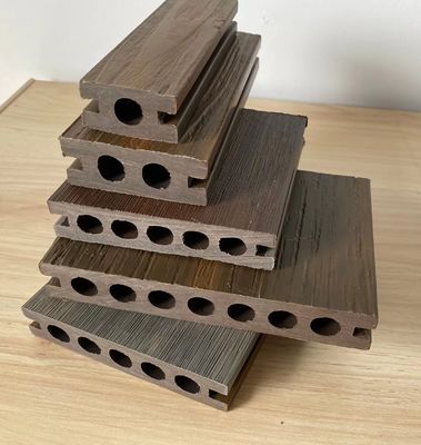 PEシルバー木材の外面パネル模具 デッキフロアとドアのプラスチックエクストルーション