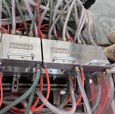 窓とドアのためのカスタマイズされた銀UPVCPVC窓プラスチックプロファイルエクストルーション模具
