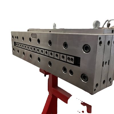 3CR17 家庭用製品の模具 WPCスポンドアのパネルとWPCドアのフレームインターロック