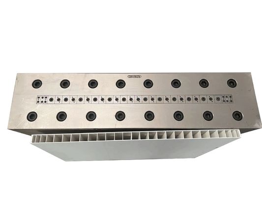 シルバーUPVCホールプラスチックPVCボード 150mm x 25mm 豚ペンのための家畜フェンスレールパネル