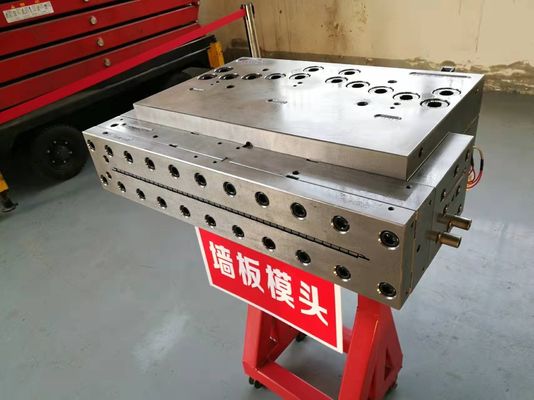 3CR17製の耐久性のあるホールレチスプレートとドアプレートの模具