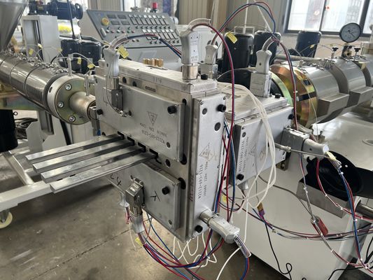 WPC PVC パイプの電圧塗装 磨き 客の要求に応じた模具設計