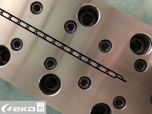 3CR17型材で作られた銀のドアと壁パネル模具