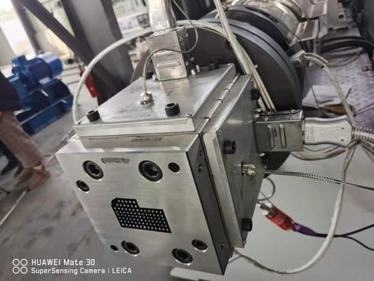 PVCの窓とドアプロファイルのための高度な電圧塗装磨きエクストルーション模具