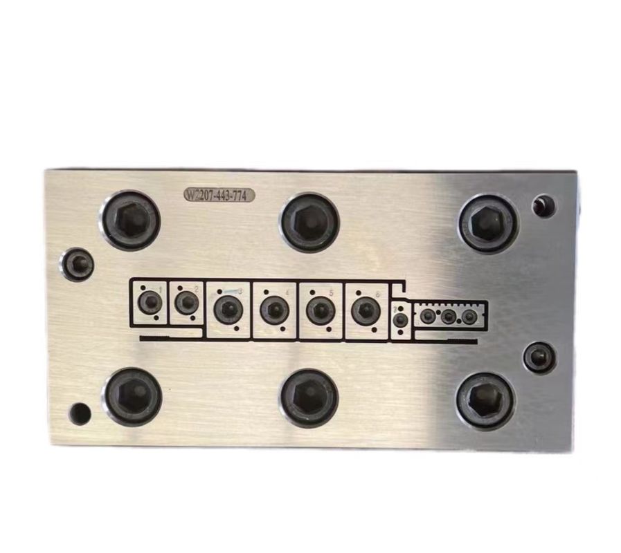 窓とドア模具の穴1のためのカスタマイズ可能な銀型PVCプロファイルエクストルーション
